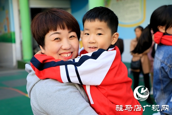 西平縣縣直第一幼兒園舉辦親子運動會