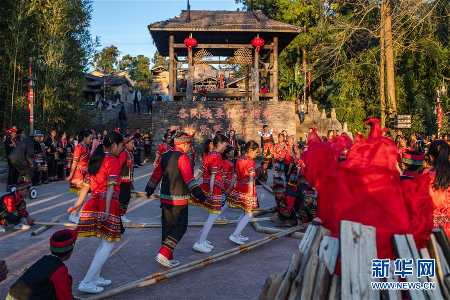 循著習(xí)近平總書(shū)記足跡感受新時(shí)代新年味