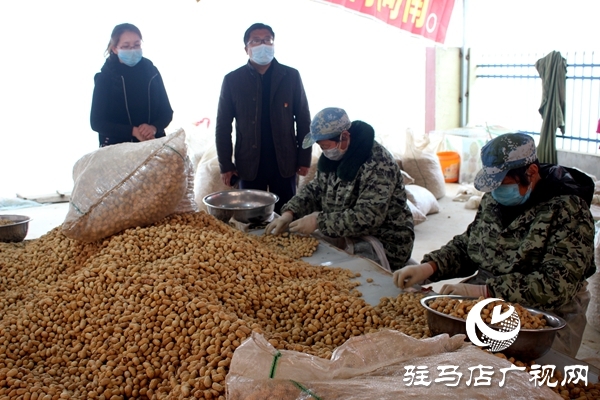 汝南縣古塔街道來料加工廠復(fù)產(chǎn)迎來“開門紅”