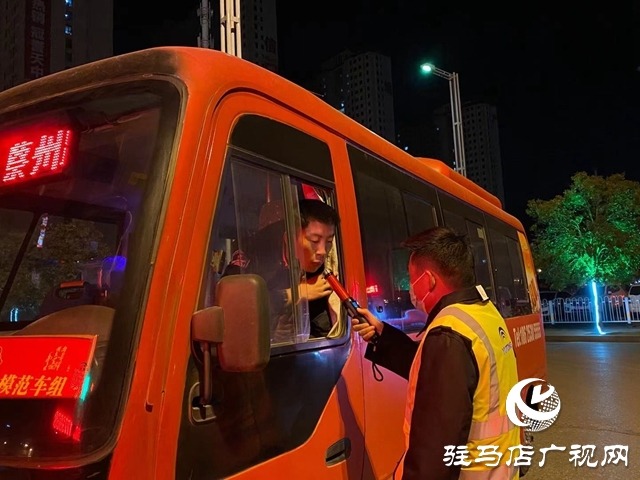 嚴把安全關，市公交公司對駕駛員上崗前進行酒精測試