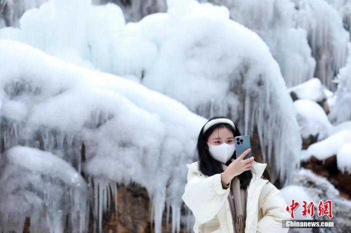 元旦假期“不走遠(yuǎn)，周邊玩” 冰雪游迎來(lái)熱潮