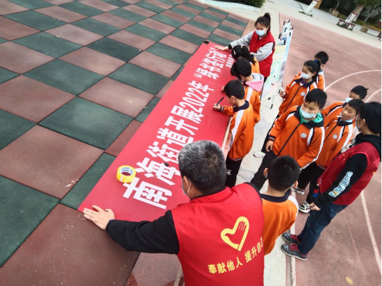 驛城區(qū)南海街道開展“掃黃打非”進校園活動