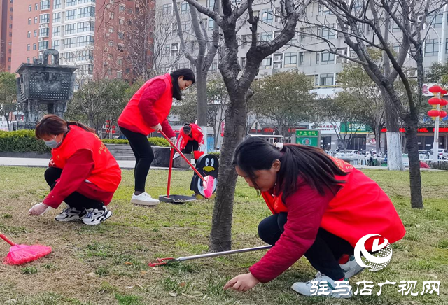 駐馬店市實(shí)驗(yàn)幼兒園開展雷鋒日志愿服務(wù)活動(dòng)