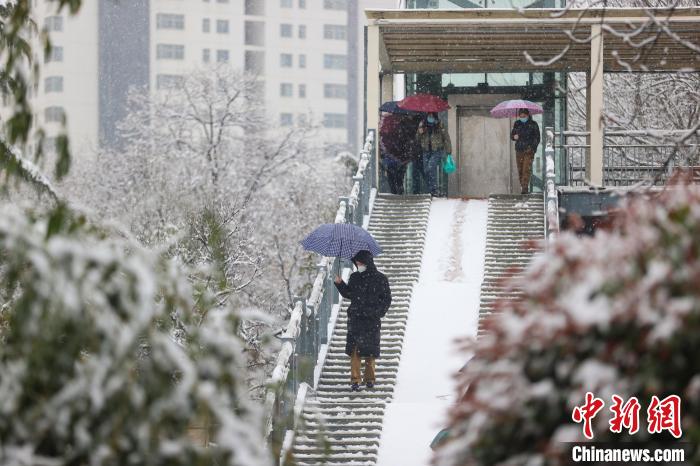 河南多地發(fā)布暴雪紅色預(yù)警 降雪成因公布