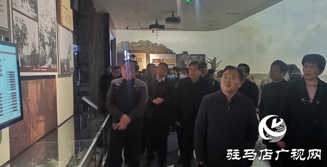 駐馬店市“弘揚(yáng)老區(qū)精神 傳承紅色基因”宣教基地授牌