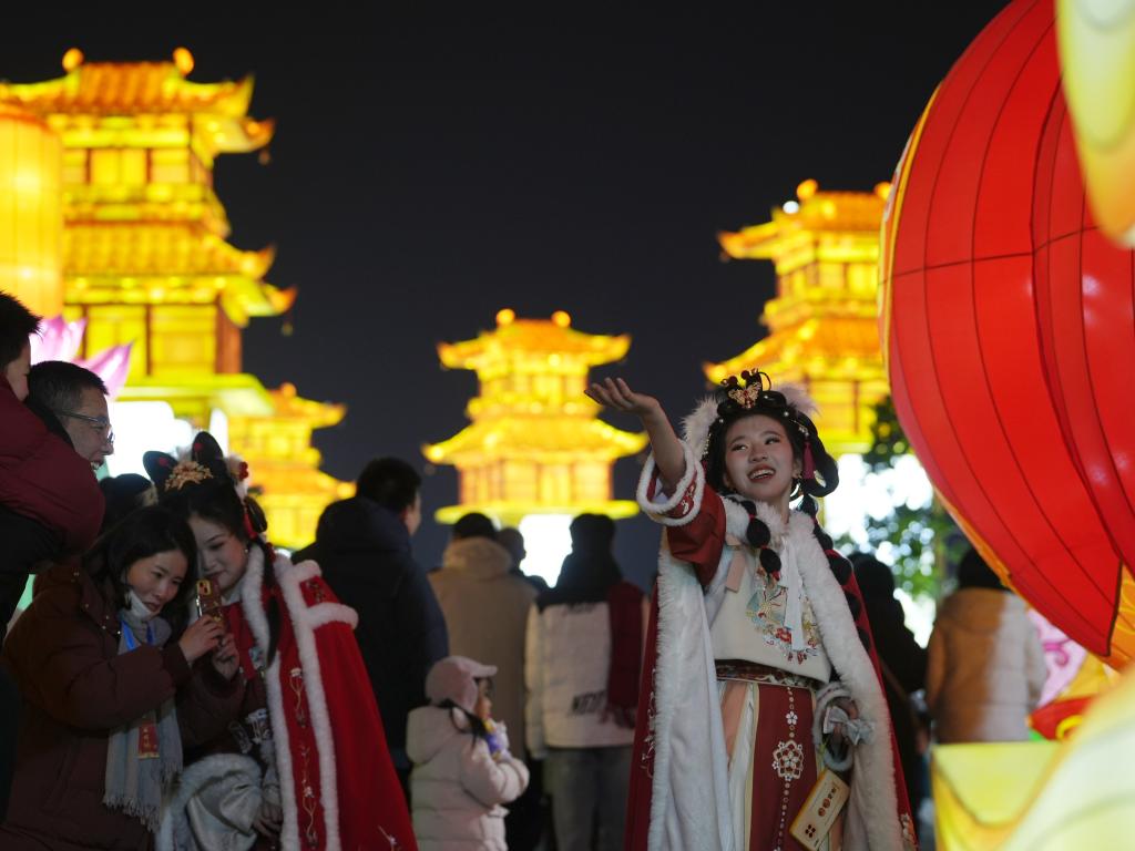 錦繡中國年丨這個春節(jié)，“龍龍”的年味里是濃濃文化味