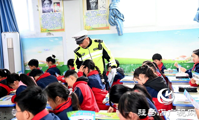 西平交警開展“全國中小學(xué)生安全教育日”主題宣講