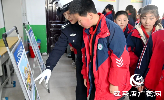 西平交警開展“全國中小學(xué)生安全教育日”主題宣講