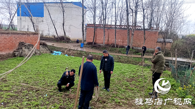 泌陽縣公安局高店派出所：民警化身“測量員”解決土地糾紛受稱贊