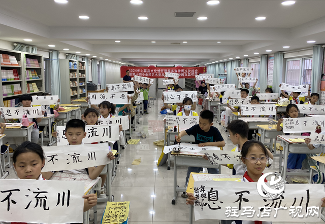 上蔡縣文化館開展第十四個全民藝術(shù)普及周書法進校園公益講座