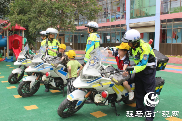 迎“六一”送平安 平輿交警開展交通安全進(jìn)校園活動