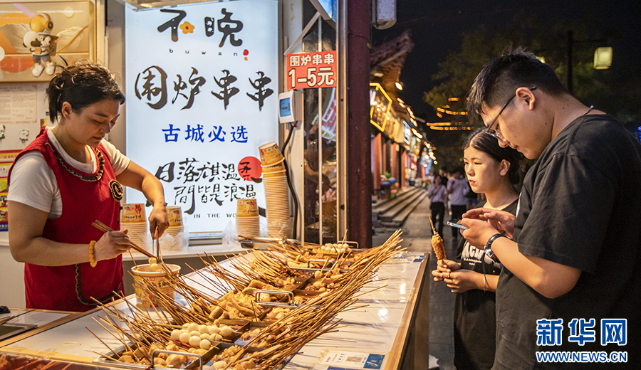 河南商丘：夜游古城 感受“煙火氣”