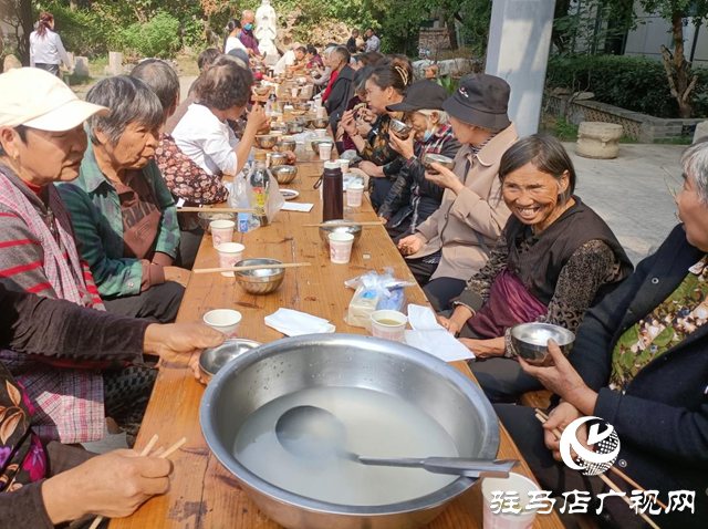 駐馬店經(jīng)濟開發(fā)區(qū)賈莊居委會開展“情暖重陽 愛在金秋”重陽節(jié)主題活動