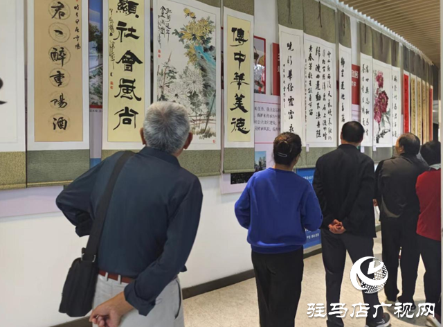 平輿縣舉行歡度“重陽(yáng)節(jié)”第二屆老年書(shū)畫(huà)作品展